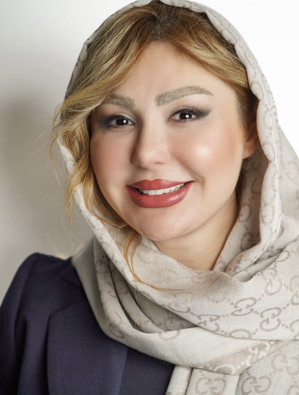 نیوشا