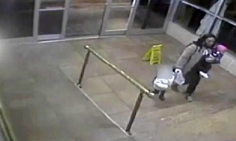 آرایش کردن نوزاد مرده برای پنهان ماندن مرگش