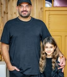 قاب بامزه از نادر سریال «آوای باران» و دخترش