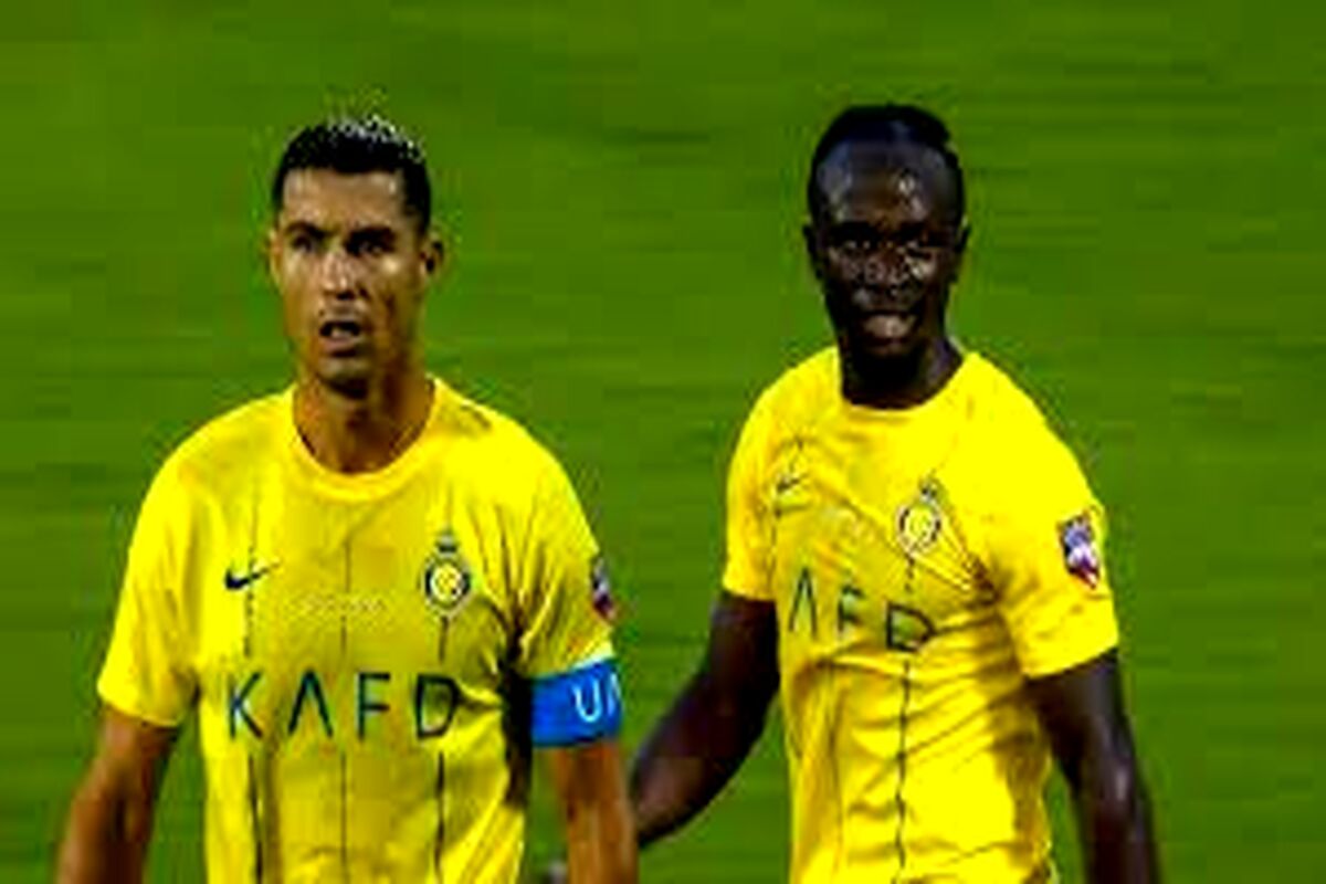 اخراج ناجوانمردانه سادیو مانه از زمین به دلیل خطا بر روی دروازه‌بان الاتحاد (النصر 1-1 الاتحاد)