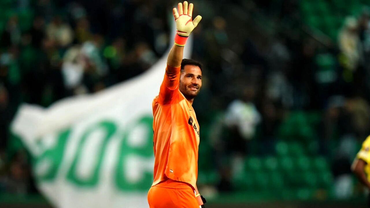 رقیب کاسیاس جانشین حسینی در استقلال شد