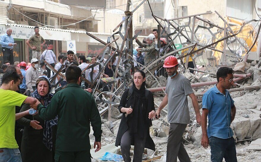 آیا بیرون آوردن یک نفر زنده از زیر آوار متروپل پس از ۷ روز صحت دارد؟