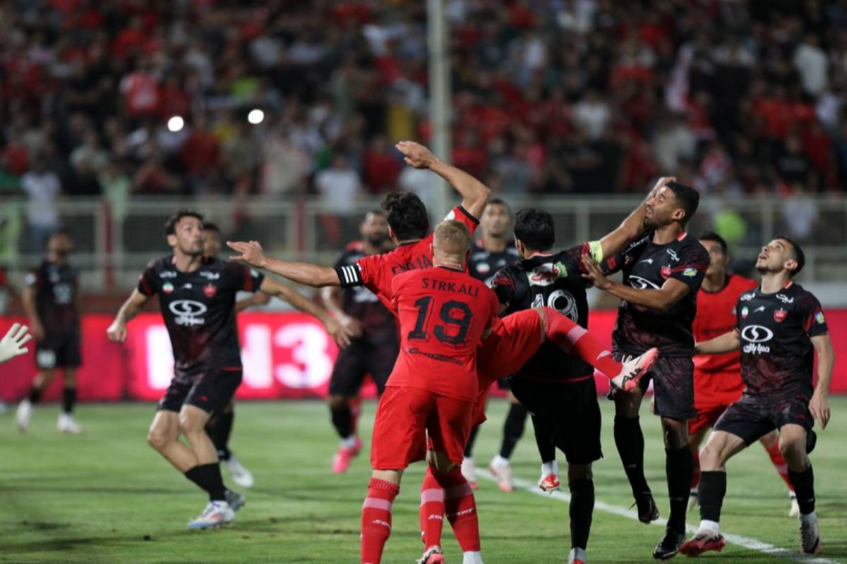 انتشار جدول لیگ برتر پس از پیروزی پرسپولیس؛ سقوط آزاد تیم باشگاه لیگ برتری