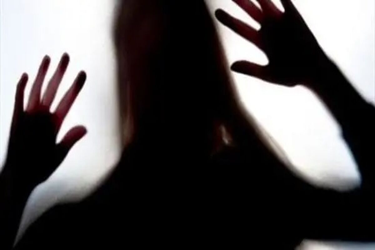 نیمه بیهوش بودم که با دوستانش به من تجاوز کردند ...