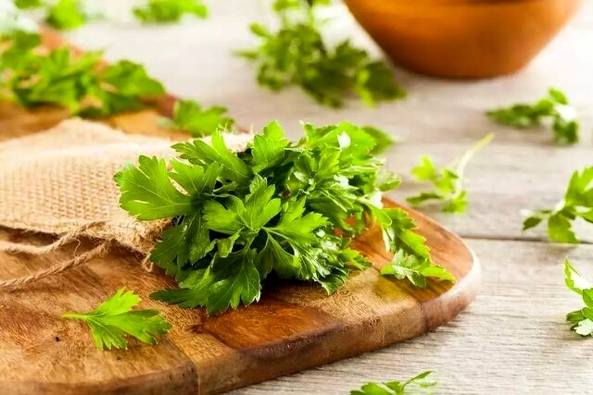 خوردن این سبزی قبل از عمل جراحی ممنوع