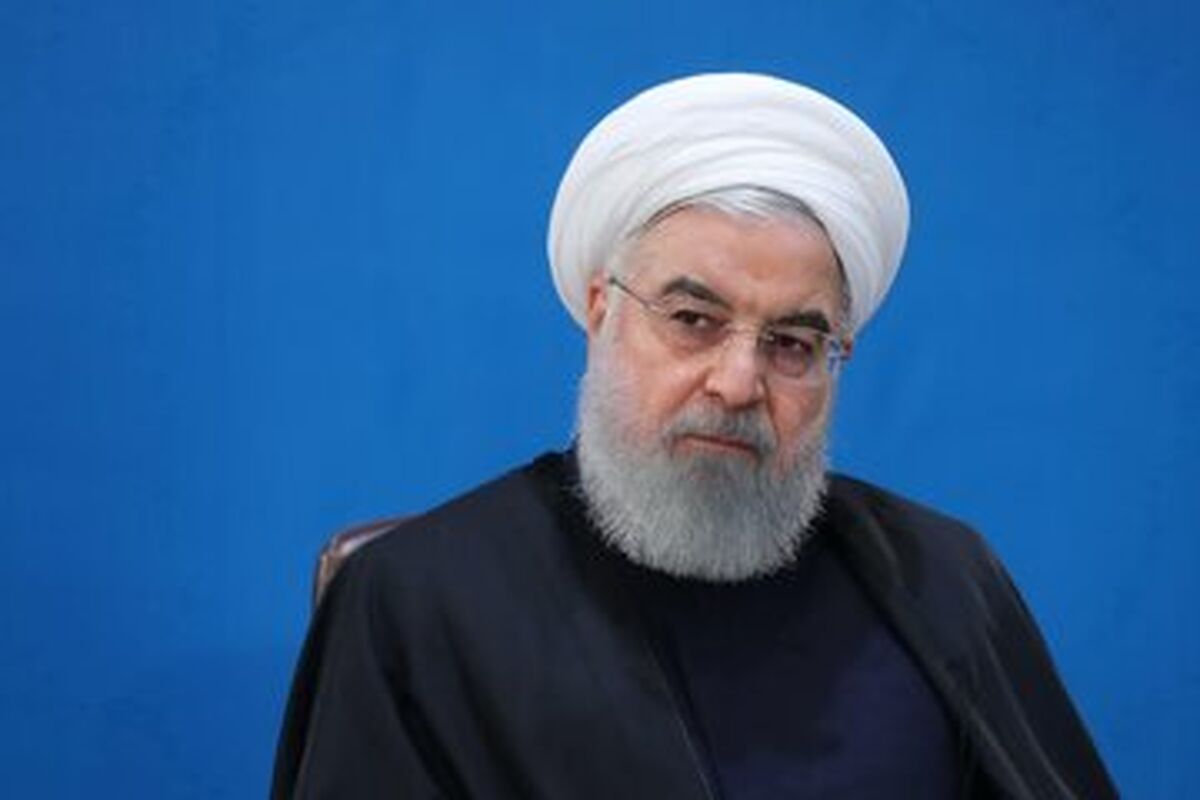 تصویری کمتر دیده شده از هم‌نشینی حسن روحانی و علی لاریجانی در مراسم بزرگداشت شهید رئیسی 

