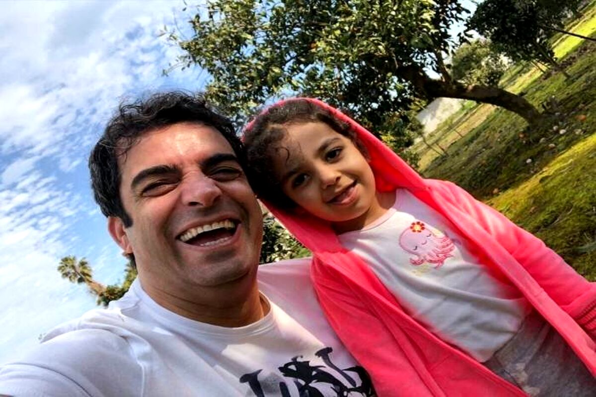 بوسه پر احساسِ منوچهر هادی بر گونه سوفیا/ عکس