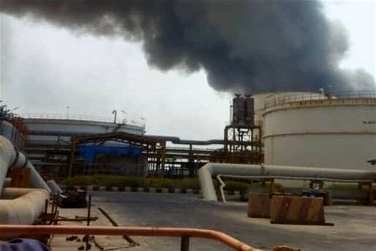 تکذیب محبوس‌ شدن برخی افراد در حادثه آتش‌سوزی اسکله دیر 