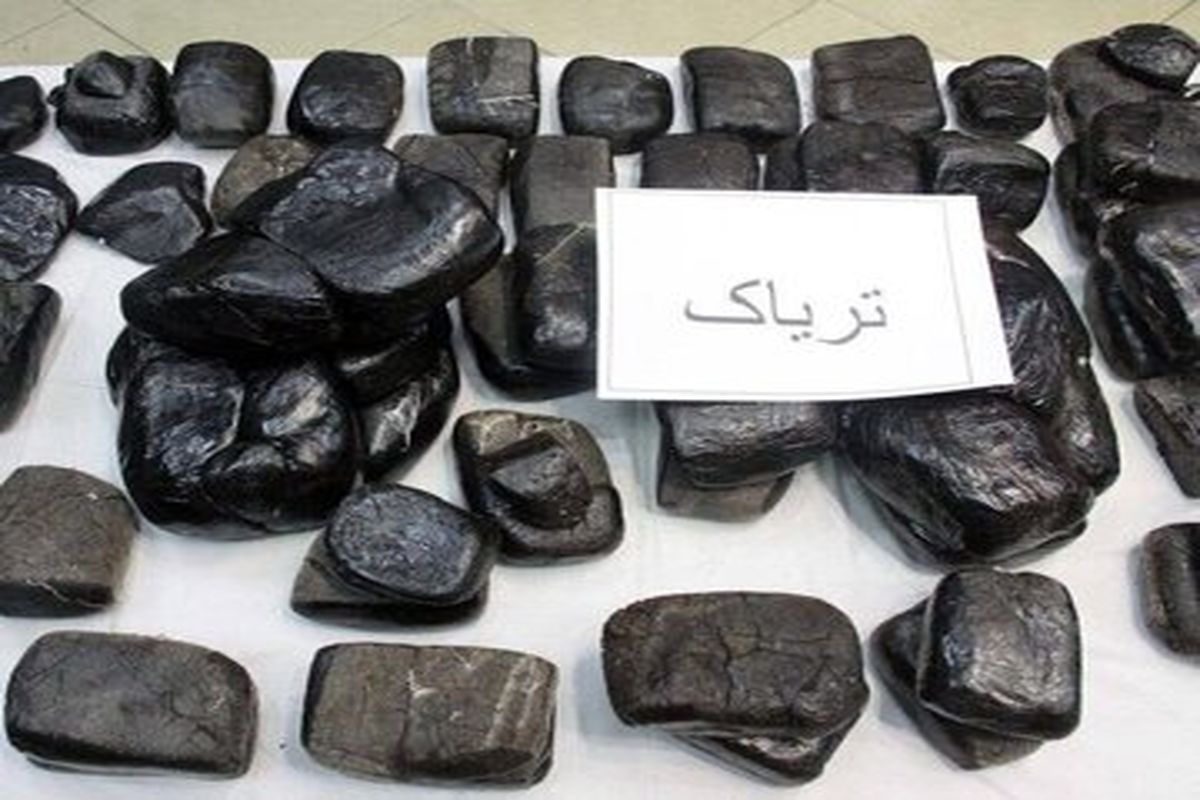 کشف مواد مخدر جاسازی‌شده در «کفش» دو تبعه افغان/ عکس

