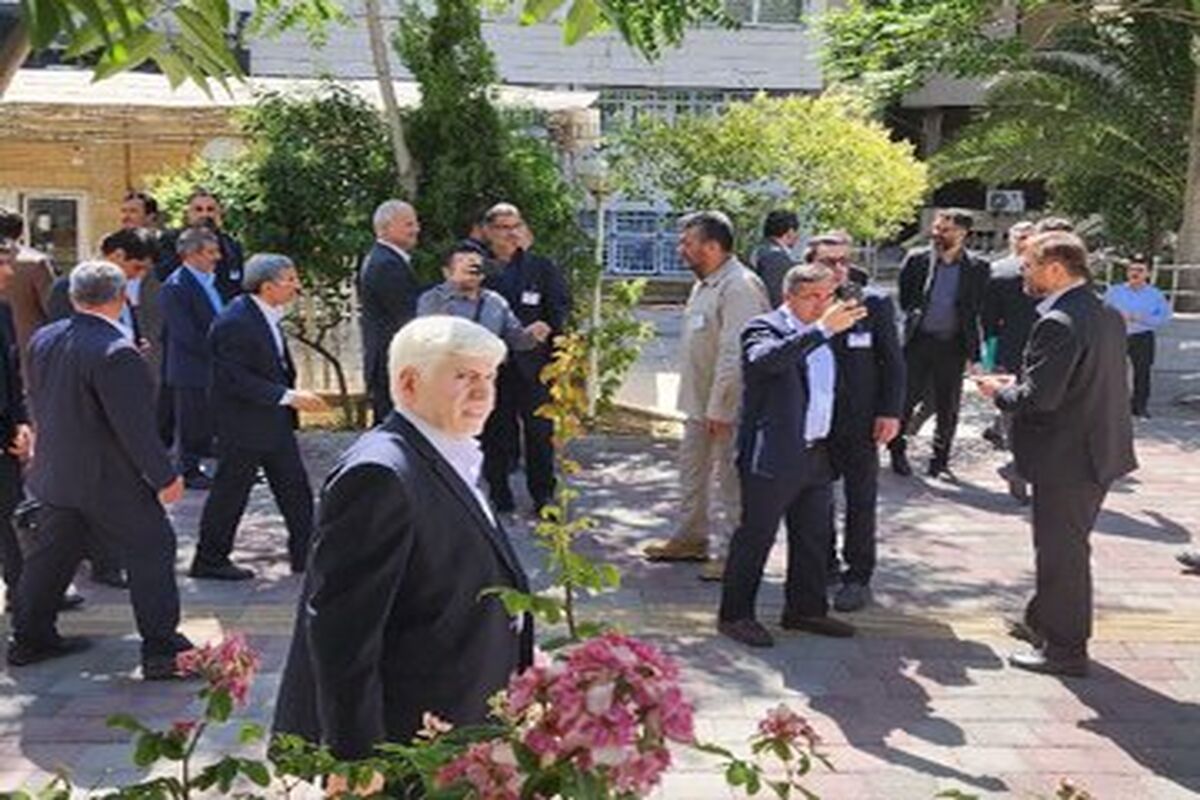 همراهان محمود احمدی‌نژاد درساختمان وزارت کشور چه افرادی بودند؟/ تصاویر

