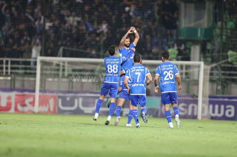 قبل از بازی ذوب آهن چه اتفاقی برای گلزن استقلال افتاد؟