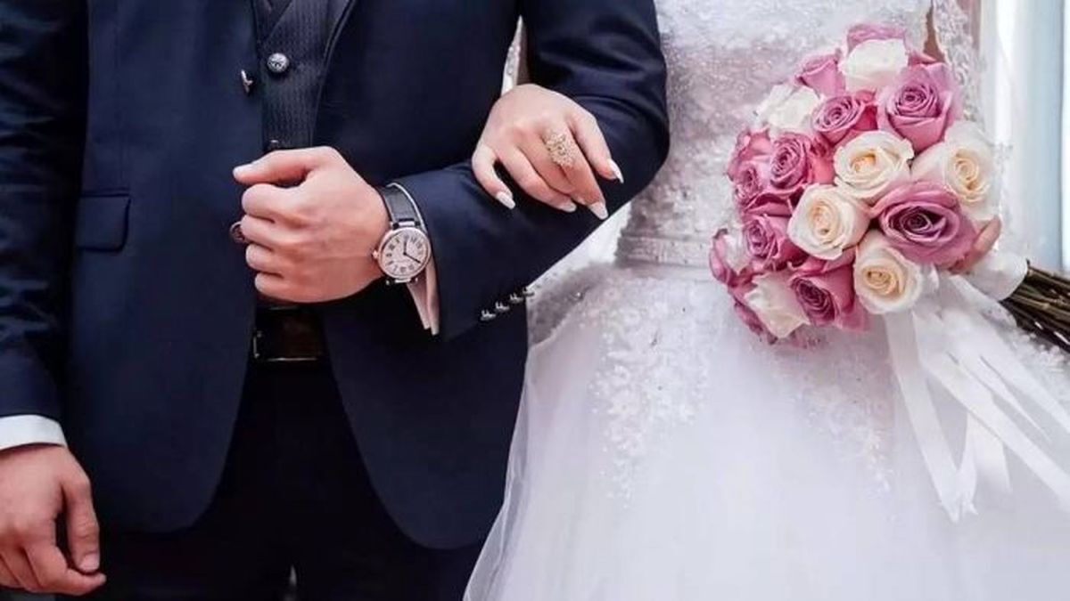 کارت عروسی دختر یک مقام سابق بلندپایه کشور در گرانترین هتل ایران + عکس