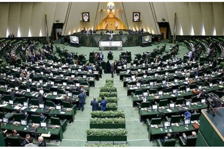 نماینده تهران خواستار برخورد با تهمت زنندگان به مسئولان کشور شد