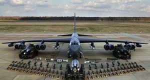 ورود بمب‌افکن‌های سنگین B-۵۲ آمریکا به پایگاه در قطر