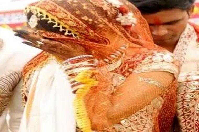 آرایش عروس پاک شد، داماد طلاقش داد! + عکس