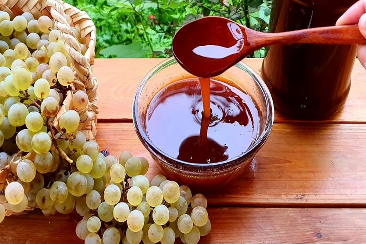 از خواص شگفت‌انگیز شیره انگور چه می‌دانید؟