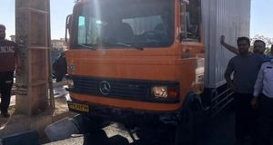 برخورد خاور با 15 خودرو در بلوار سیمون بولیوار تهران