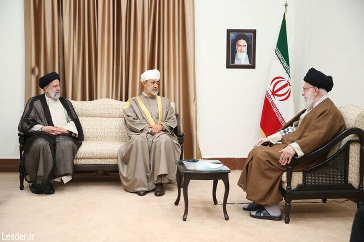  سلطان عمان به دیدار رهبر انقلاب رفت + عکس
