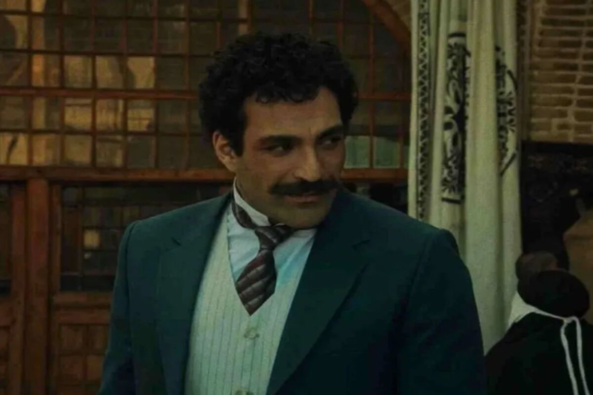 حمید صفت با قیافه متفاوت در پشت صحنه بامداد خمار