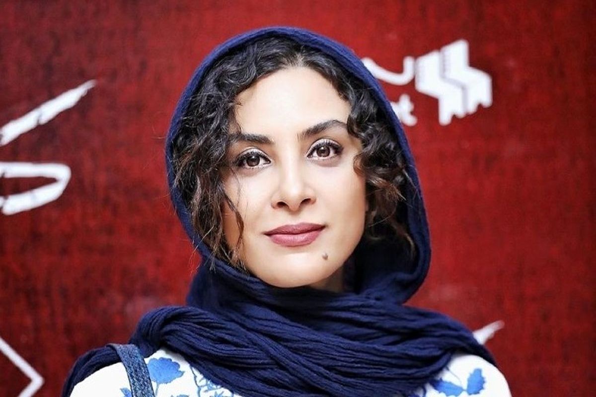 استوری جدید حدیثه تهرانی با استایل اسپرت و کتِ جین