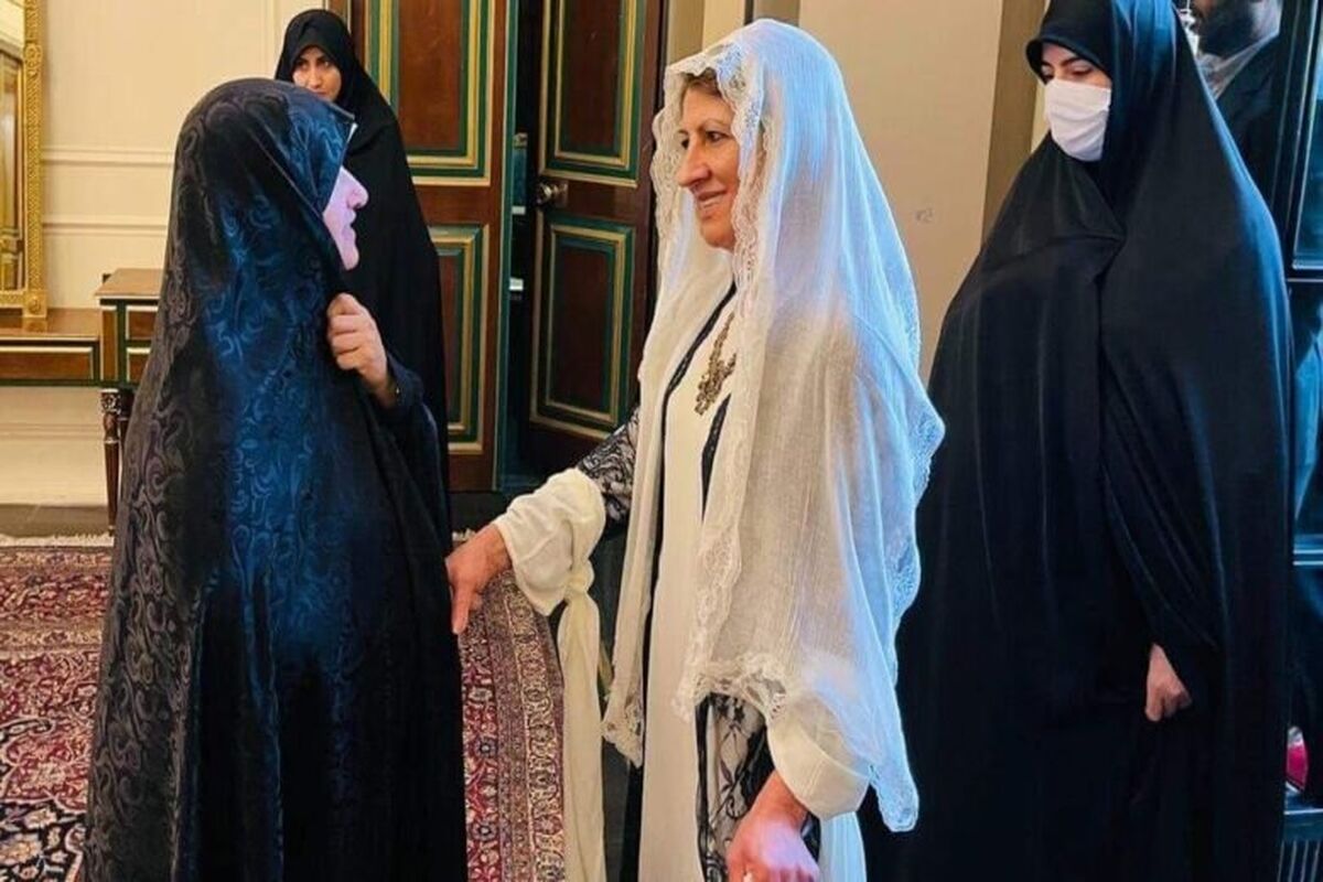 پوشش جنجالی همسر رئیس جمهور عراق در دیدار با همسر رئیسی + عکس