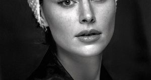 استایل پاییزی لاله مرزبان در آسانسور/ عکس