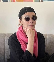 استایل گنگ سحر زکریا با کاپشن چرم!/ عکس