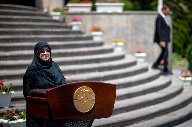 مهاجرانی: با توجه به رقم بالای یارانه نان، رضایتمندی لازم وجود ندارد