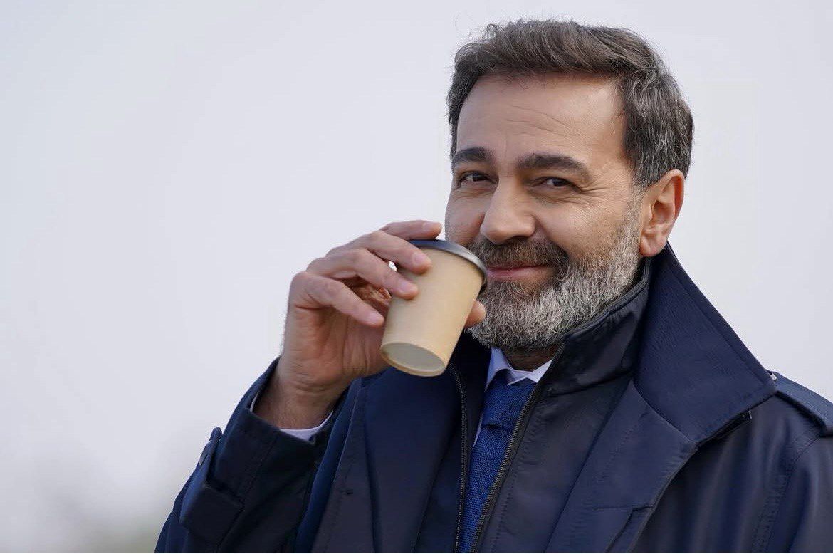 آرش مجیدی بازیگر سریال «جزر و مد» با همسر و دخترش/ عکس