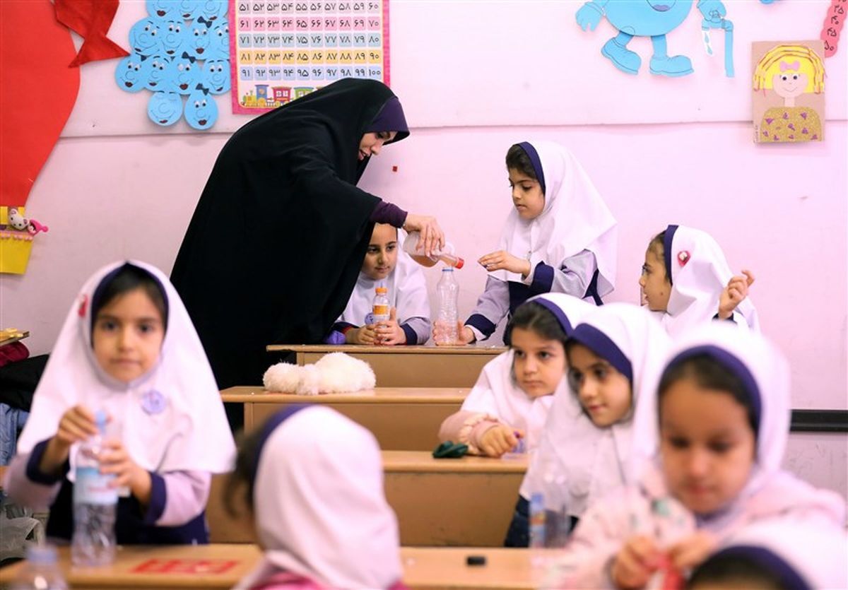 آغاز پرداخت رفاهیات به معلمان و فرهنگیان در سال 1403 / منتظر واریزی 2 میلیون تومانی باشید
