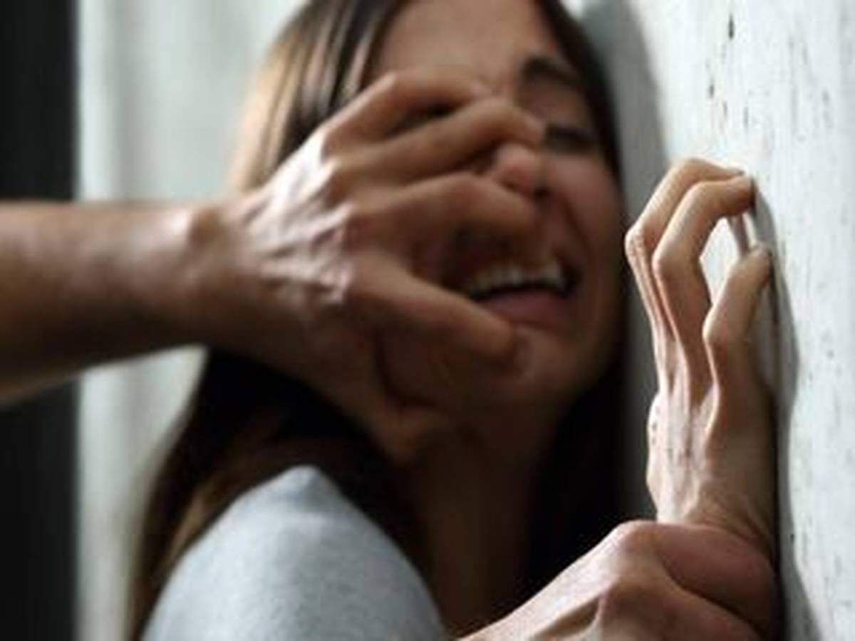 تجاوز وحشیانه به دختر 19 ساله به بهانه ماساژ درمانی در آرایشگاه زنانه/ حال دختر جوان وخیم است
