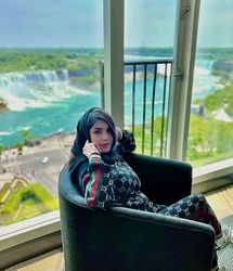 «باران» سریال آوای باران در حال خوشگذرانی کنار آبشار نیاگارا