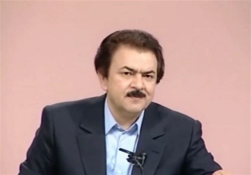 تصاویری از رفتارهای ززنده و هرزگی‌های مسعود رجوی در بین زنان +ویدئو