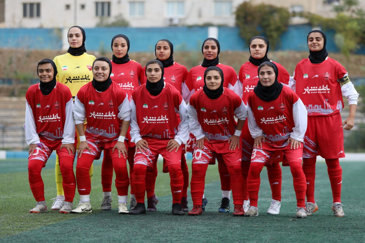شادی زنان پرسپولیس بعد از صعود به عنوان صدرنشین + فیلم

