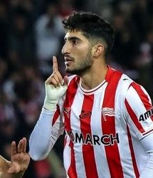 یک مهاجم دو رگه داوطلب شاگردی امیر قلعه‌نویی شد