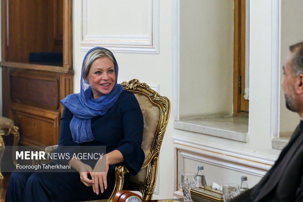 حجاب جنجالی نماینده دبیرکل سازمان ملل مقابل امیرعبداللهیان + عکس