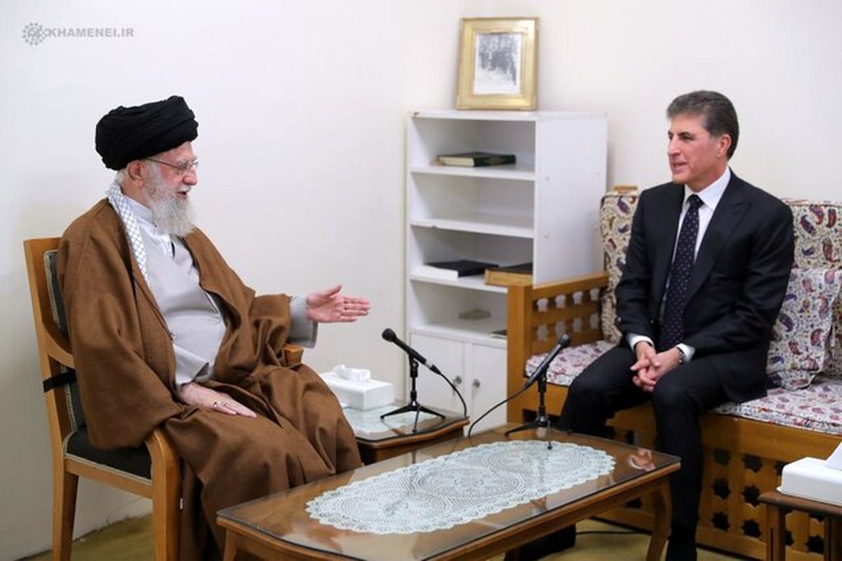 رهبر انقلاب به نیچروان بارزانی: جامعه کُردی جزو ما هستند
