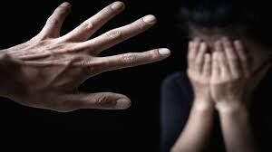 تجاوز راننده پراید به دختر دانشجو در ماشین و فیلمبرداری از آن