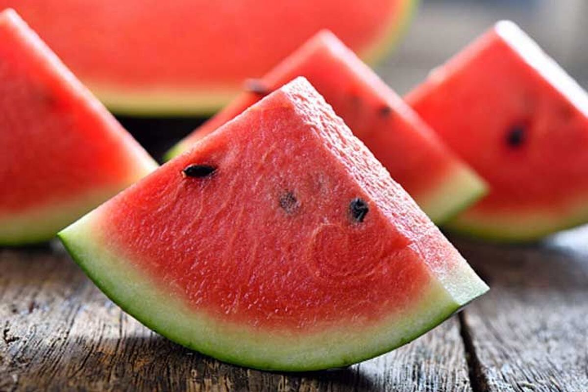 آشنایی با ساده‌ترین روش برای برش مثلثی هندوانه+فیلم