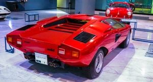 ماشینی با ۶ کیلو روکش طلا در تهران+ عکس