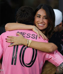 عاشقانه لئو مسی و خانواده جذابش/ عکس