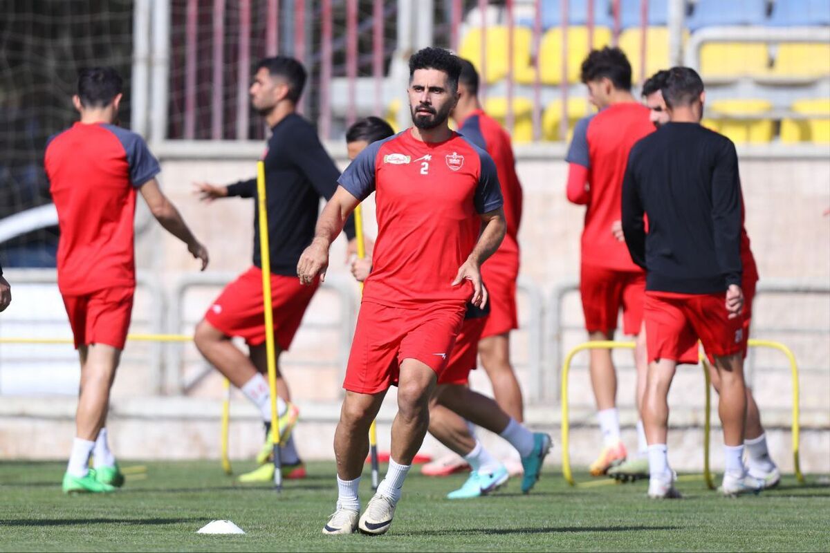 رونمایی شد؛ اوستون اورونوف در تمرینات پرسپولیس + عکس