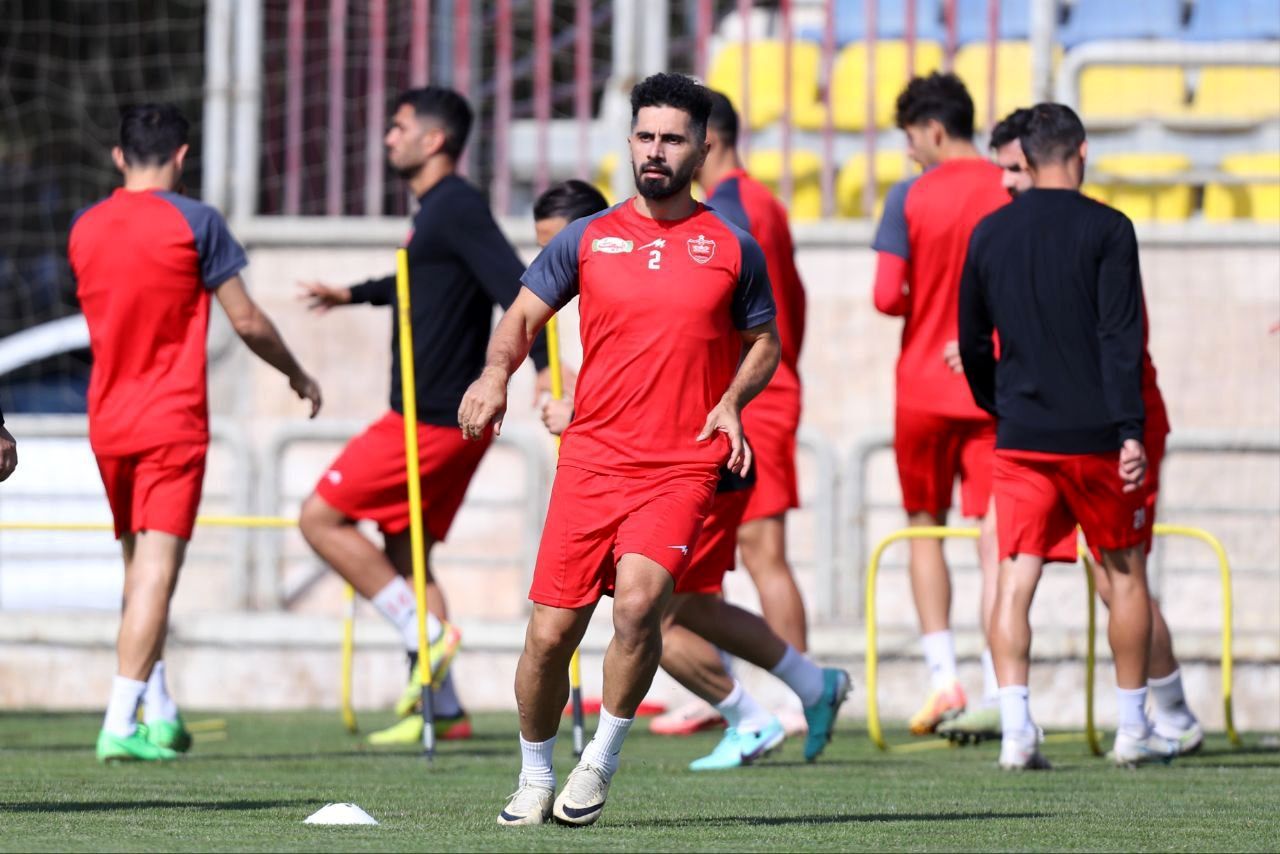 رونمایی شد؛ اوستون اورونوف در تمرینات پرسپولیس + عکس