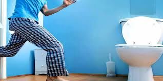 عوارض نگهداشتن ادرار چیست؟