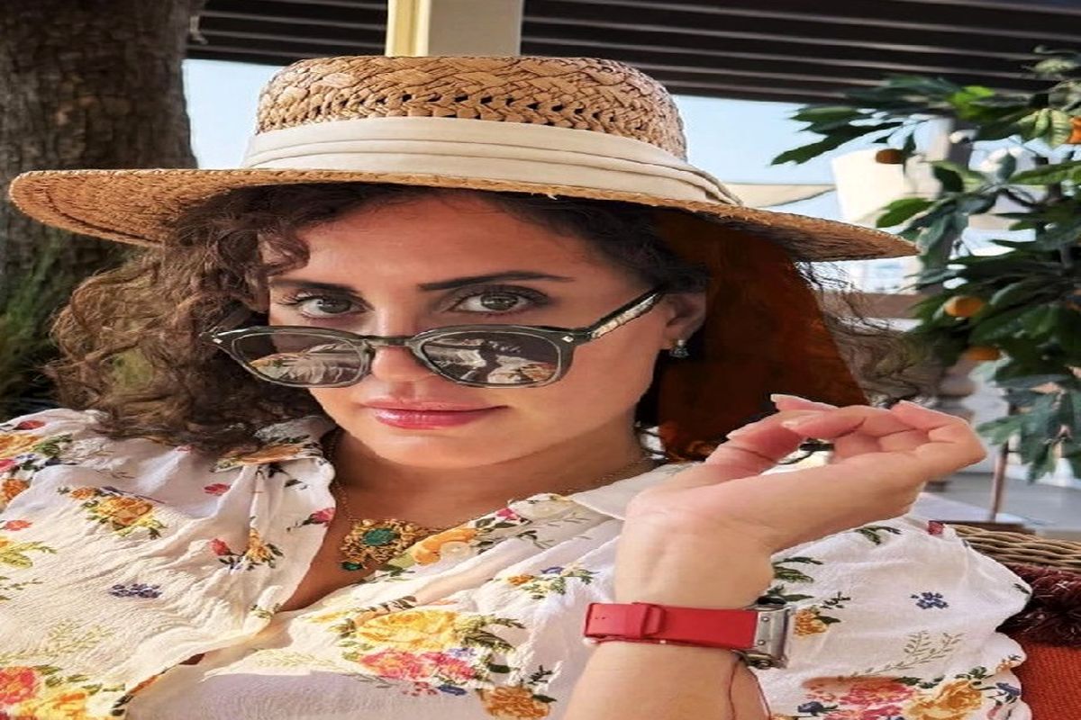  الناز شاکردوست با استایل‌ خبرساز در حال هواخوری/ ببینید