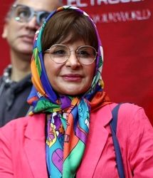 چهره واقعی سیما تیرانداز  در این سلفی مشخص شد/ ببینید
