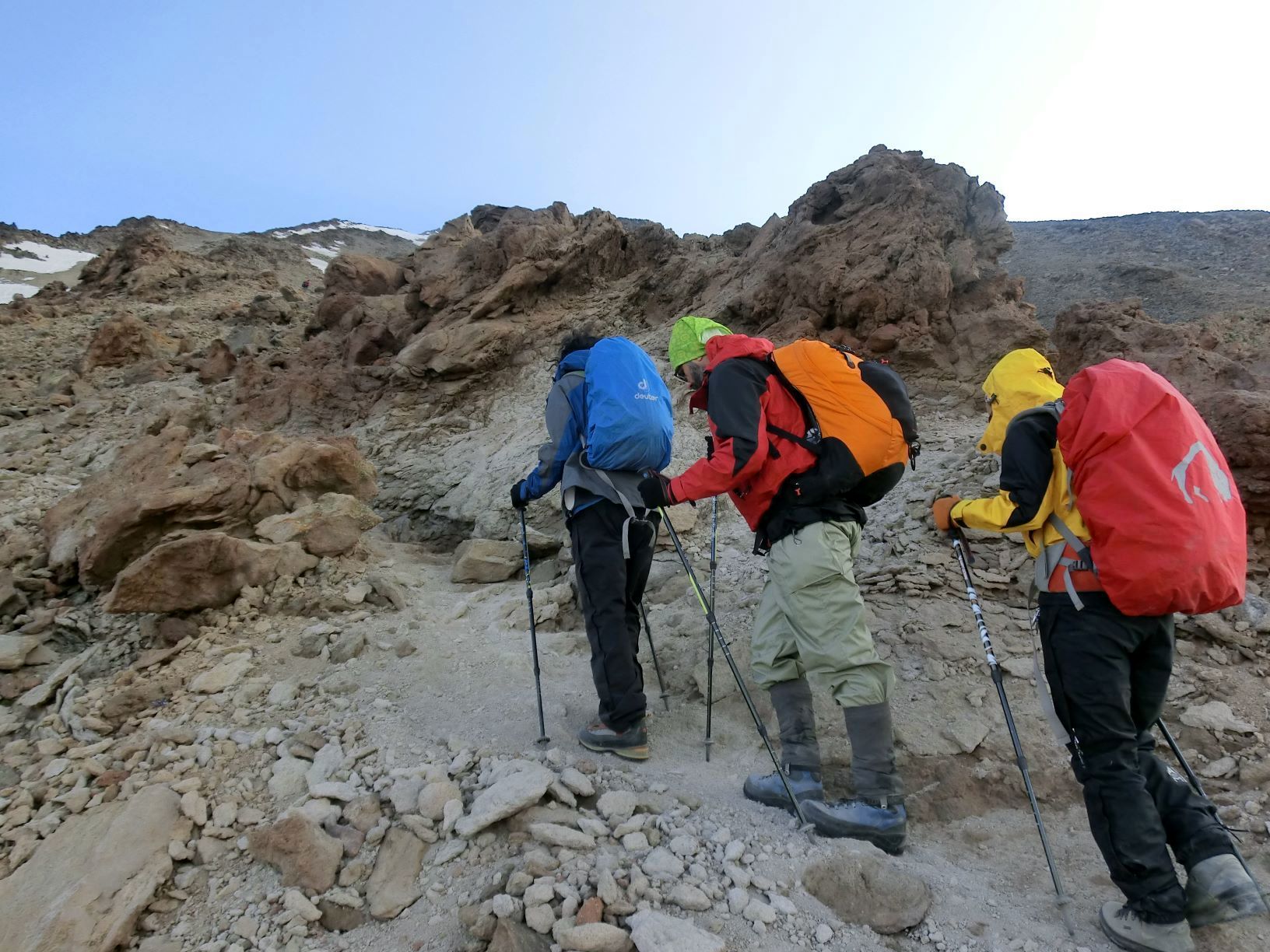  نجات ۸ کوهنورد گرفتار در جنگل ابر شاهرود
