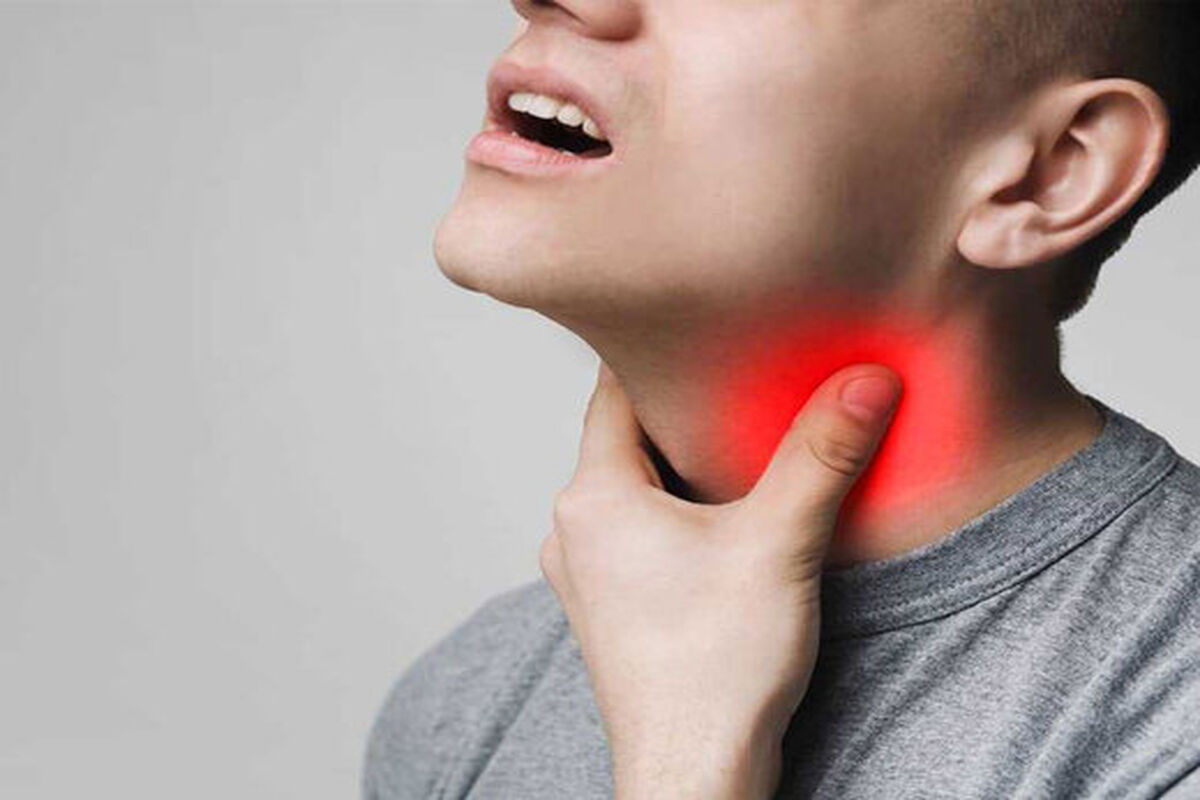 چرا فقط یک طرف گلوی من درد می‌کند؟