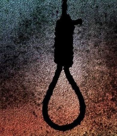 او در ماشین به من تجاوز کرد و من به زور خودم را نجات دادم