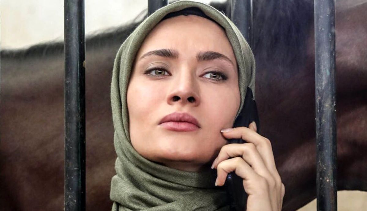  تیپ جذاب ساناز سعیدی بازیگر سریال فریبا/ عکس